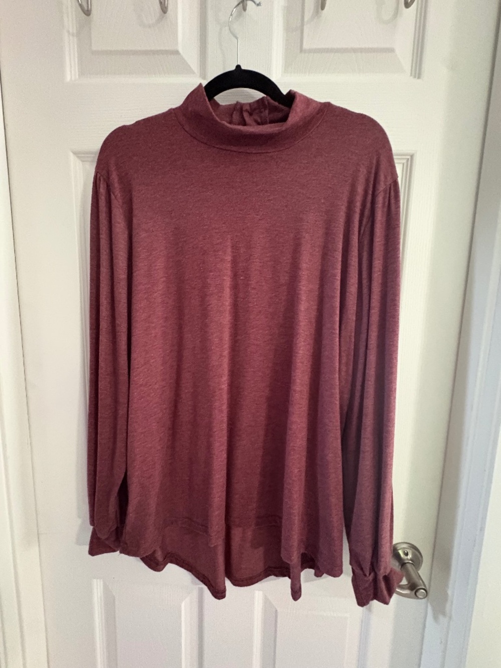 Womenโs XXL Dusty Rose Mock Neck Long Sleeve Top Button Back